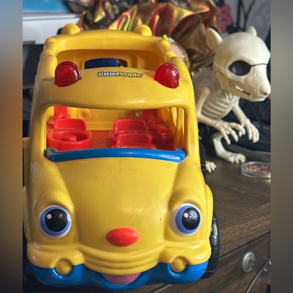 Fisher-Price Little People’s School Bus Toy - Bright Yellow Kids Toy